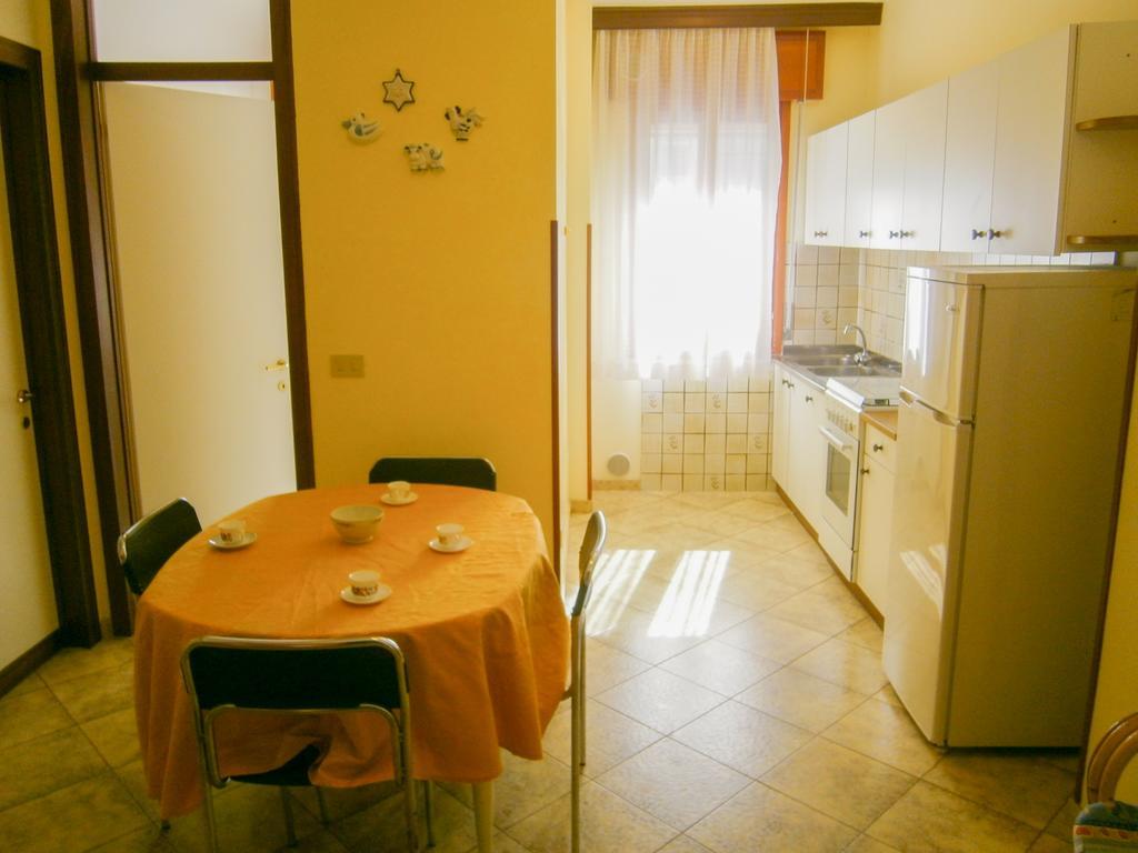 Condominio Sole - Agenzia Cocal Каорле Экстерьер фото
